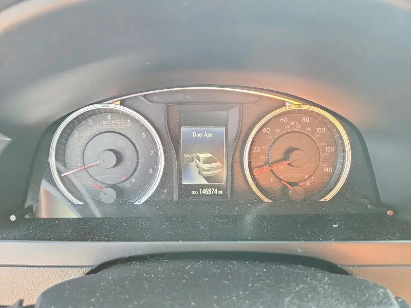 2015 TOYOTA CAMRY SE  