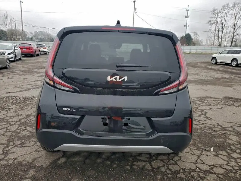 2023 KIA SOUL LX  