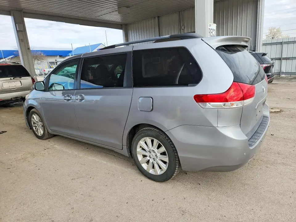 2011 TOYOTA SIENNA XLE 7-PASSENGER  
