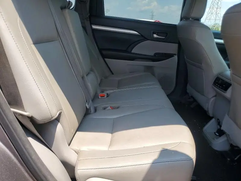 2016 TOYOTA HIGHLANDER XLE  