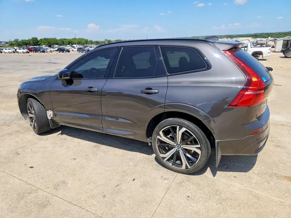 2022 VOLVO XC60 B6 R-DESIGN  