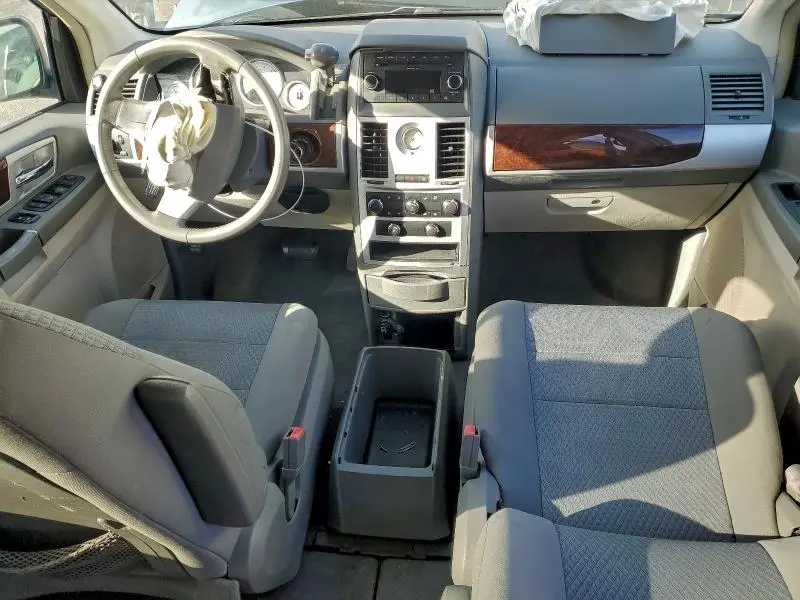 2010 CHRYSLER TOWN & COUNTRY TOURING  