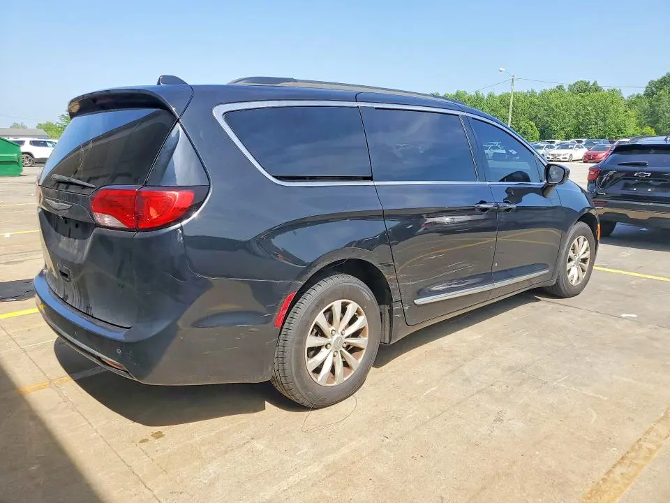 2017 CHRYSLER PACIFICA TOURING L  