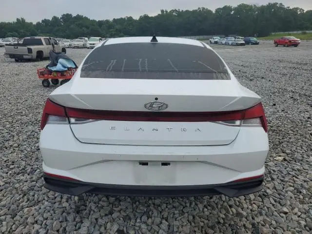 2021 HYUNDAI ELANTRA SE  