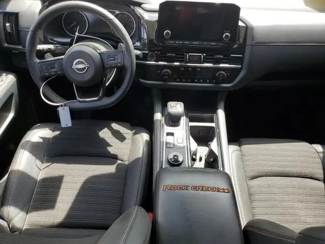 2023 NISSAN PATHFINDER SV  