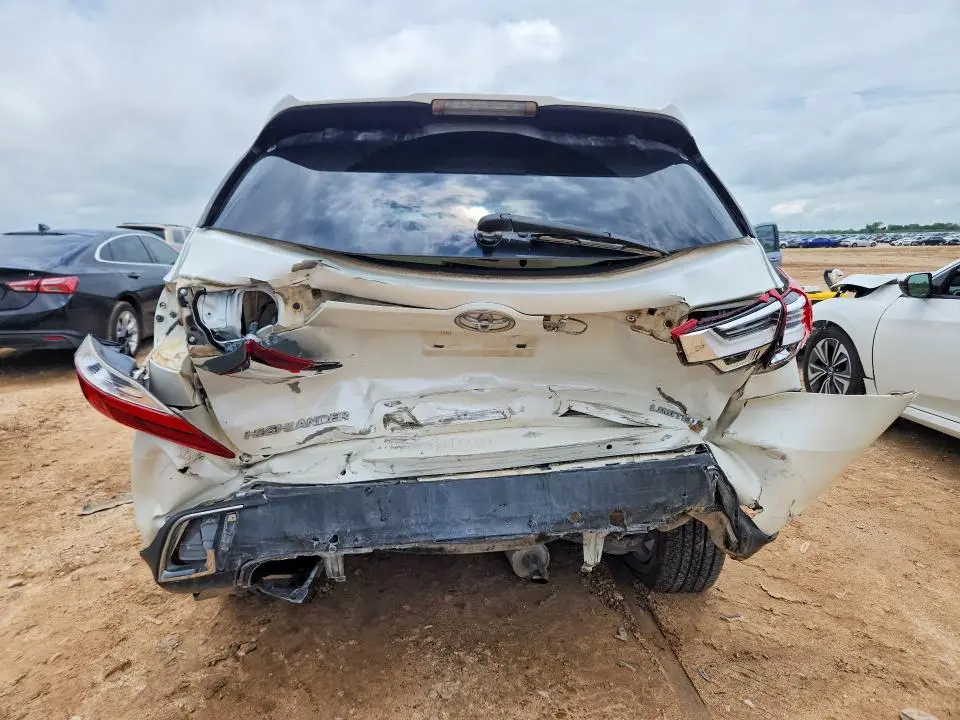 2018 TOYOTA HIGHLANDER LIMITED  