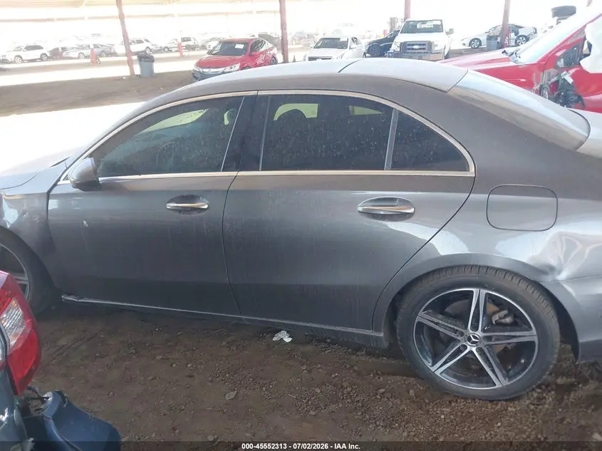 2019 MERCEDES-BENZ A 220  