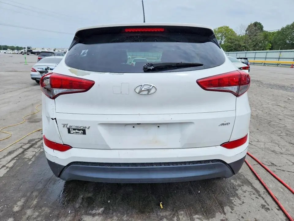 2016 HYUNDAI TUCSON SE  