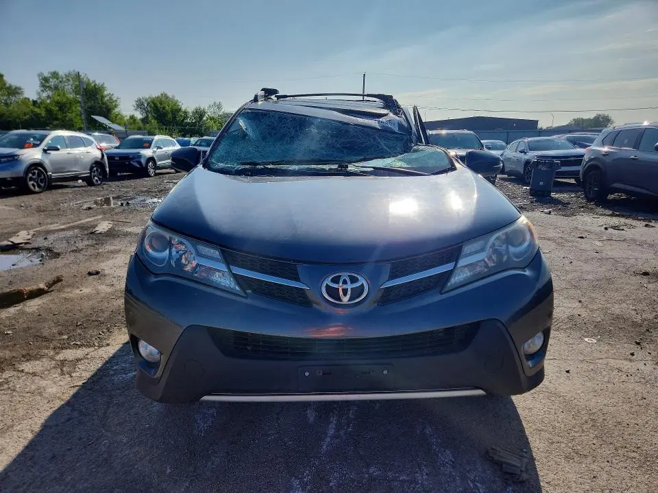 2015 TOYOTA RAV4 XLE  