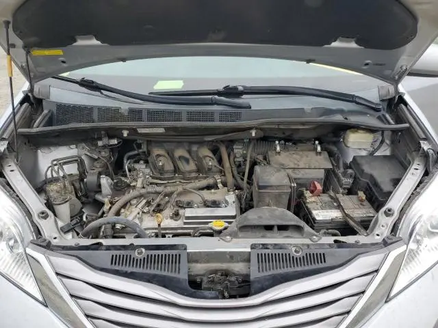 2015 TOYOTA SIENNA XLE  