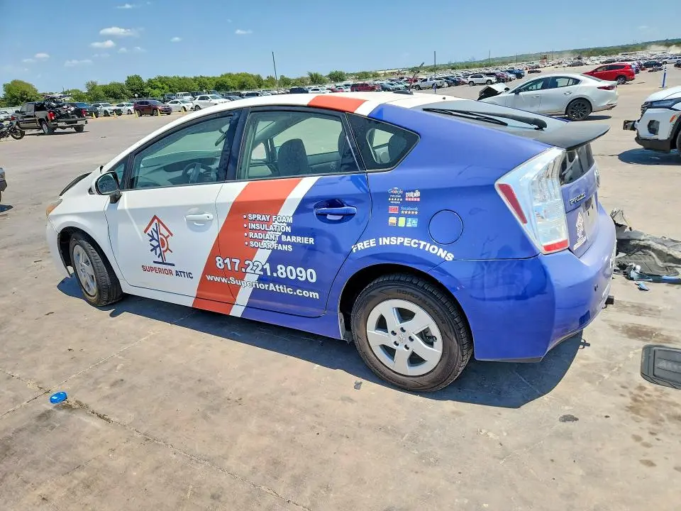 2010 TOYOTA PRIUS III  