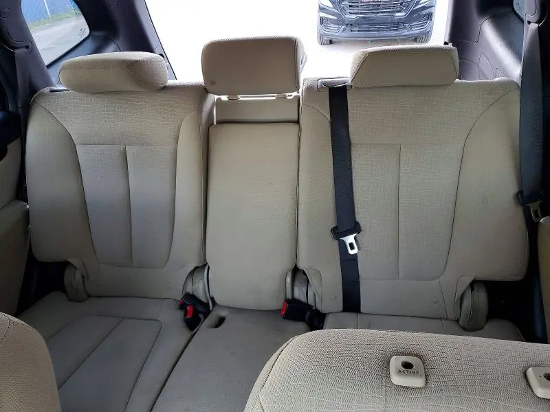2010 HYUNDAI SANTA FE GLS  