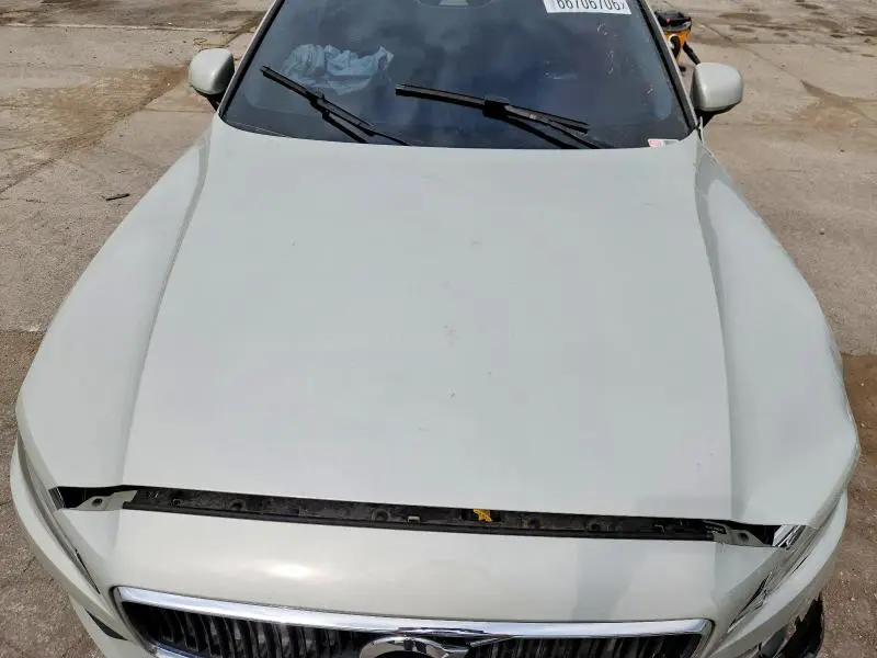 2019 VOLVO S60 T6 MOMENTUM  