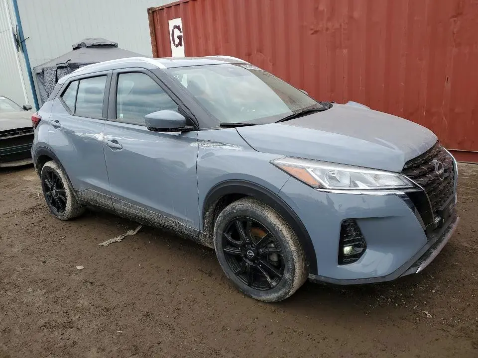 2023 NISSAN KICKS SV  