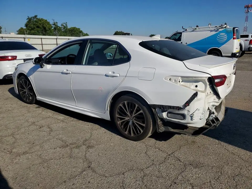 2019 TOYOTA CAMRY SE  