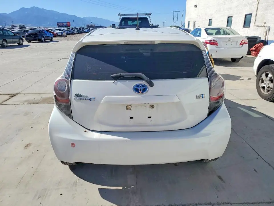 2013 TOYOTA PRIUS C TWO  