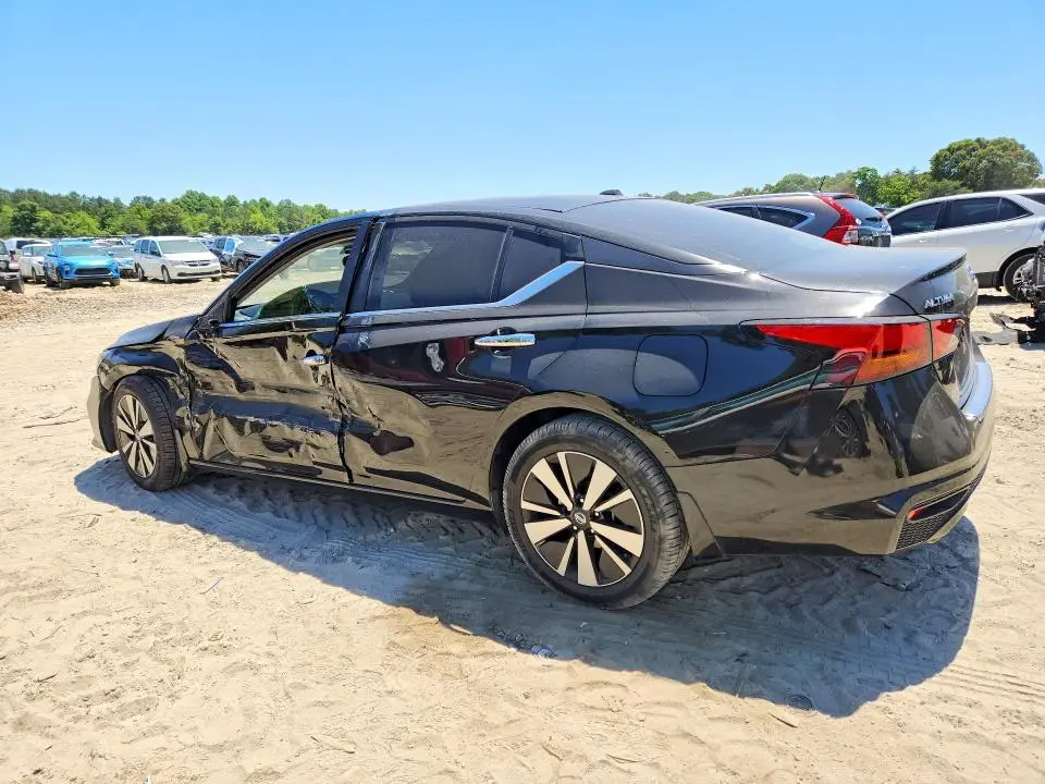 2021 NISSAN ALTIMA SV  