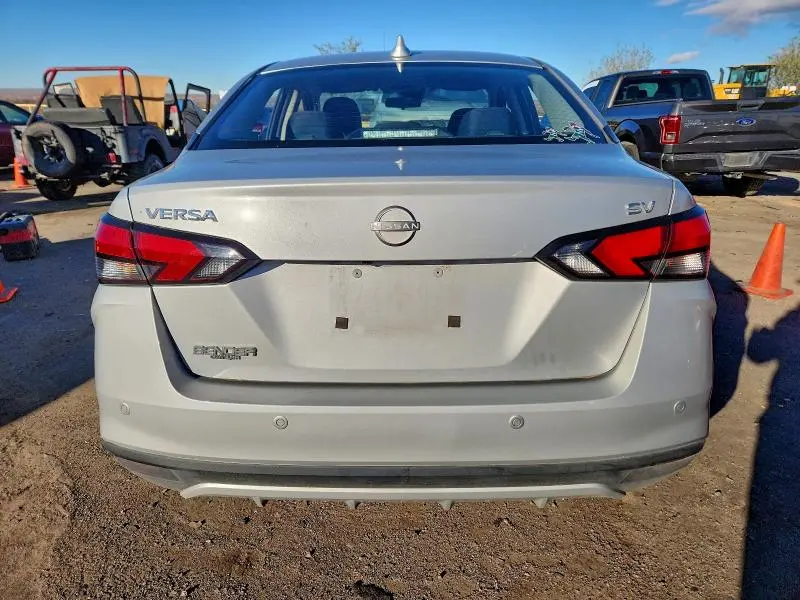 2024 NISSAN VERSA SV  