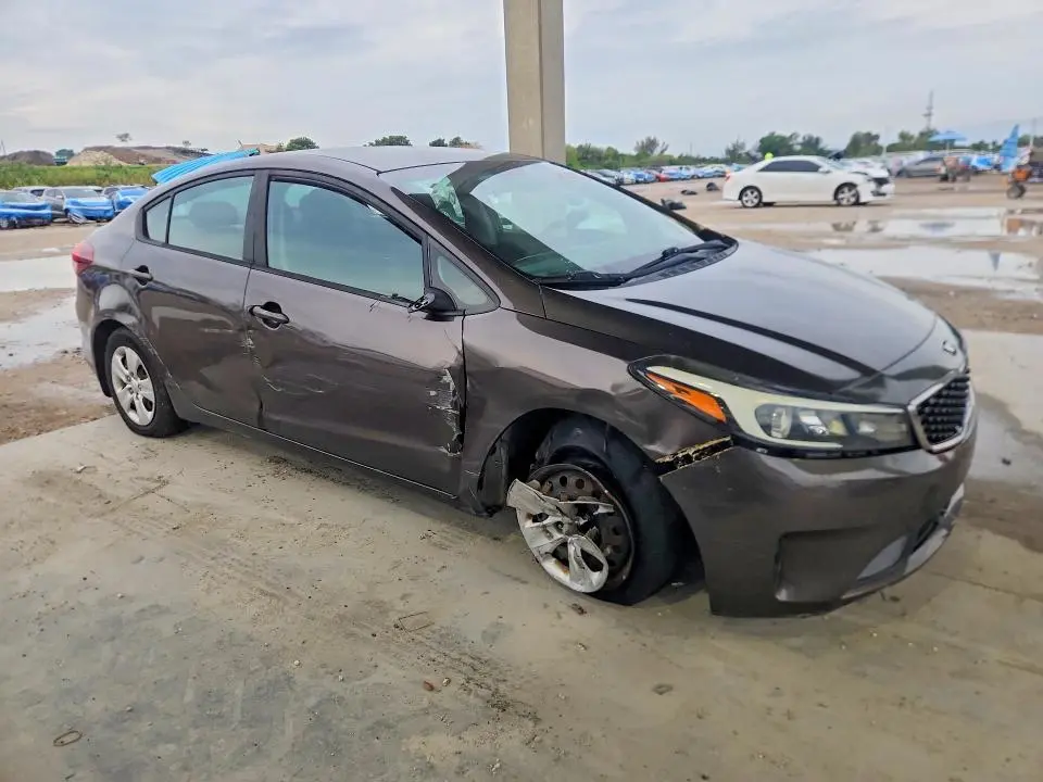 2017 KIA FORTE LX  