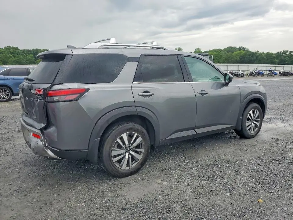 2024 NISSAN PATHFINDER SL  