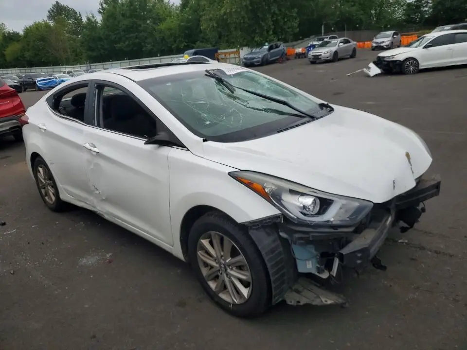 2015 HYUNDAI ELANTRA SE  