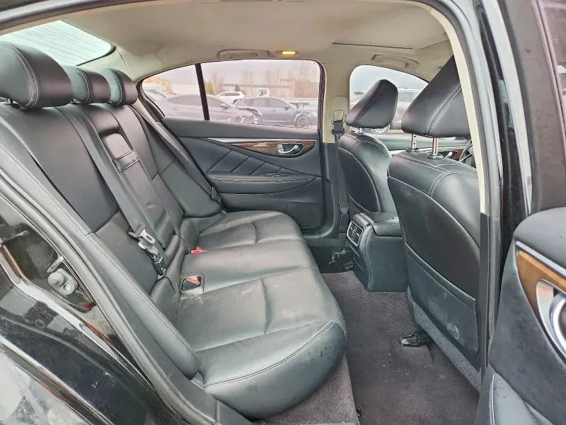 2015 INFINITI Q50   