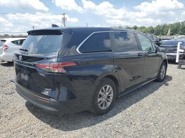 2021 TOYOTA SIENNA LE  