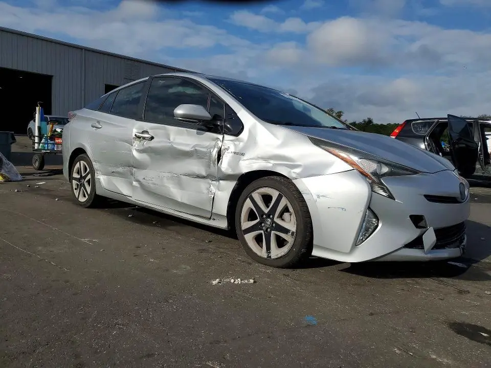 2016 TOYOTA PRIUS THREE TOURING  