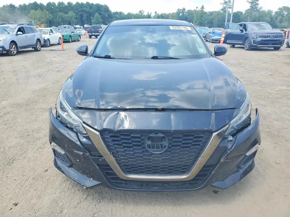 2022 NISSAN ALTIMA SR  