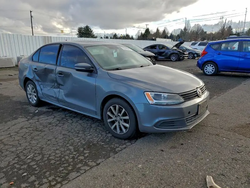 2012 VOLKSWAGEN JETTA SE  