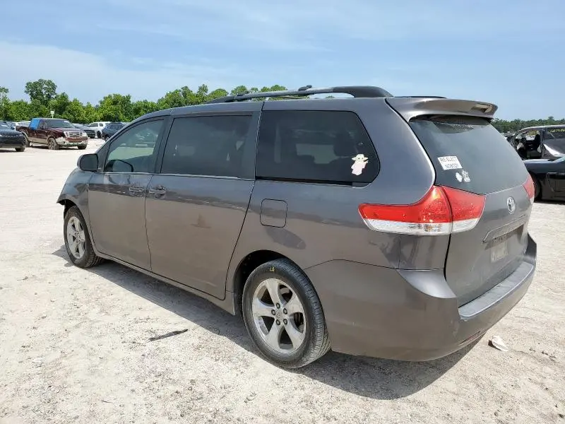 2012 TOYOTA SIENNA LE  