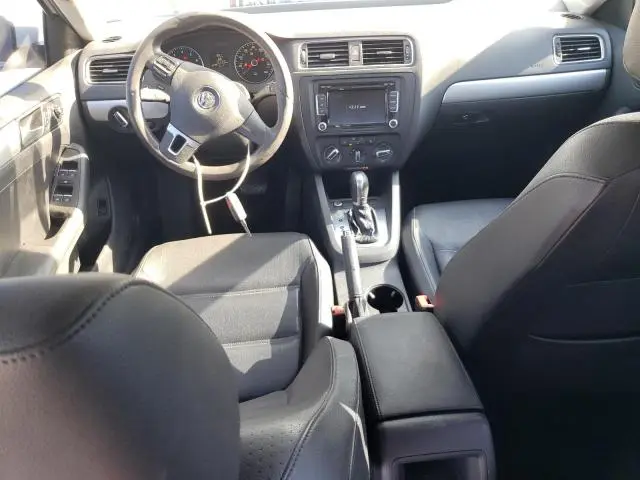 2014 VOLKSWAGEN JETTA SE  