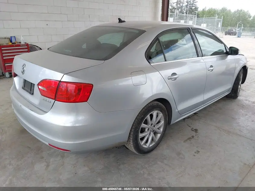 2013 VOLKSWAGEN JETTA 2.5L SE