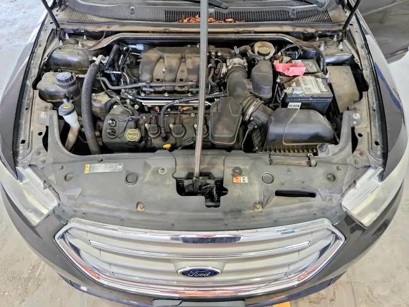 2015 FORD TAURUS SEL  