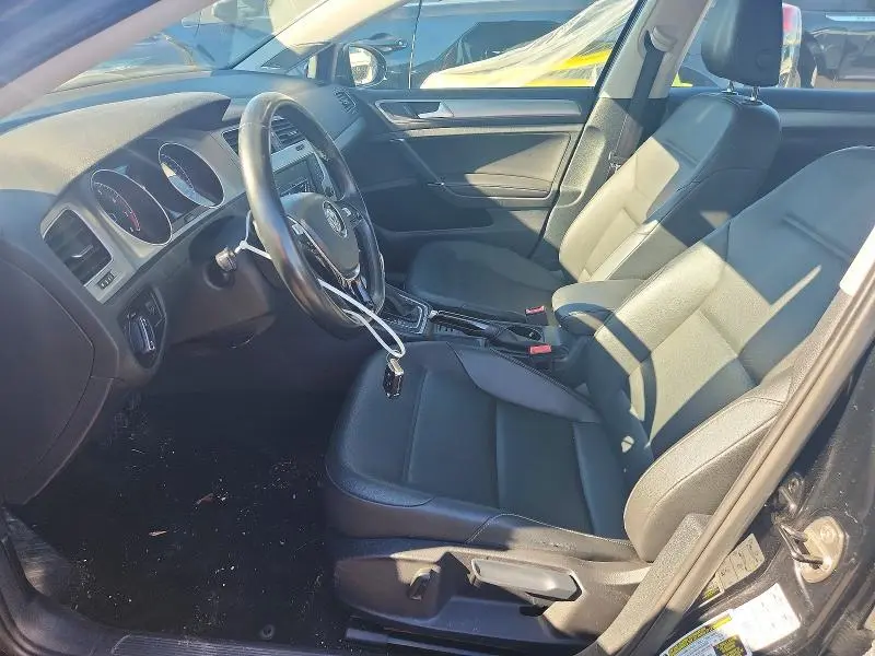 2016 VOLKSWAGEN GOLF S/SE  