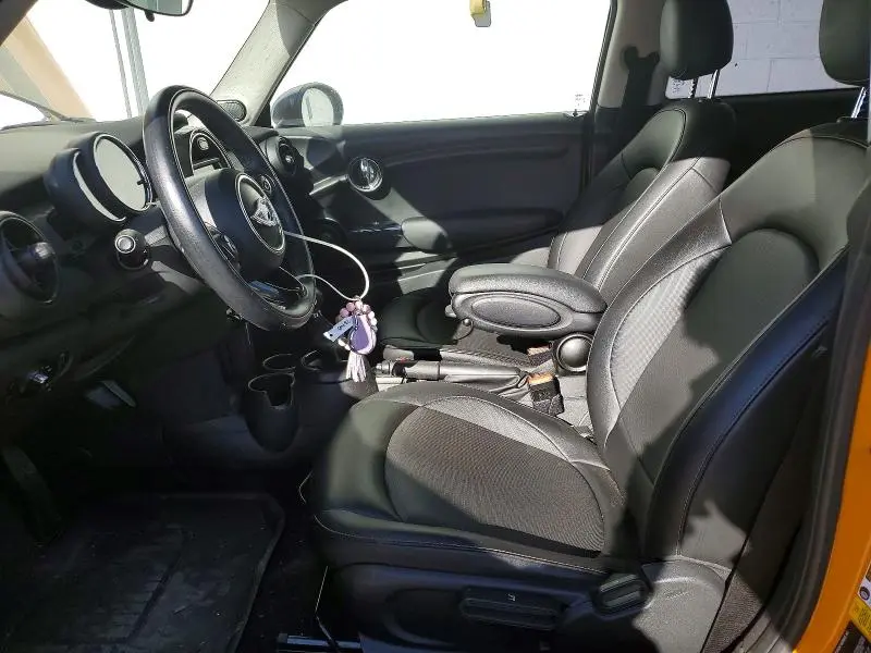 2017 MINI COOPER   