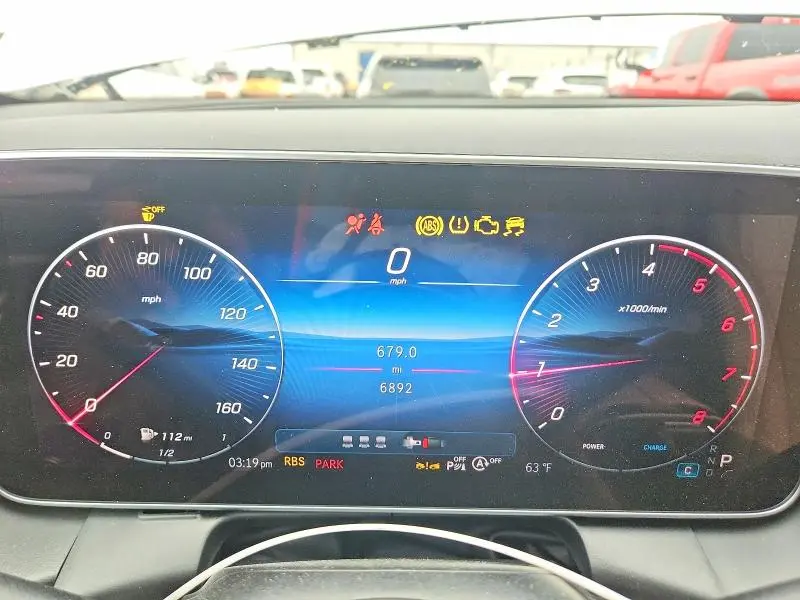2025 MERCEDES-BENZ GLC 300  