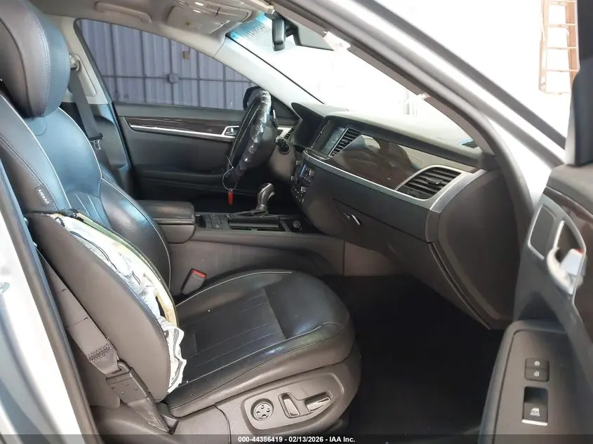 2015 HYUNDAI GENESIS 3.8