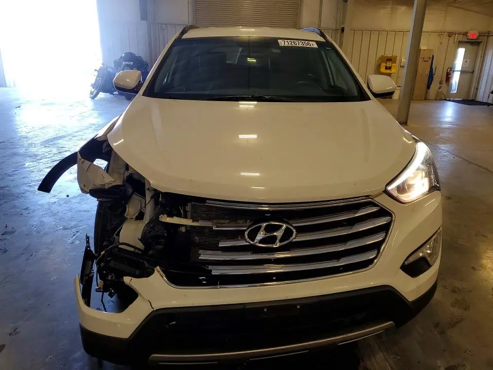 2016 HYUNDAI SANTA FE SE  