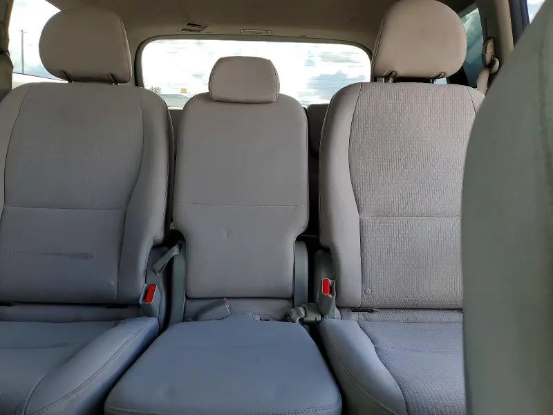 2016 KIA SEDONA LX  
