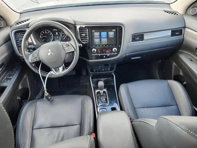 2020 MITSUBISHI OUTLANDER SE  