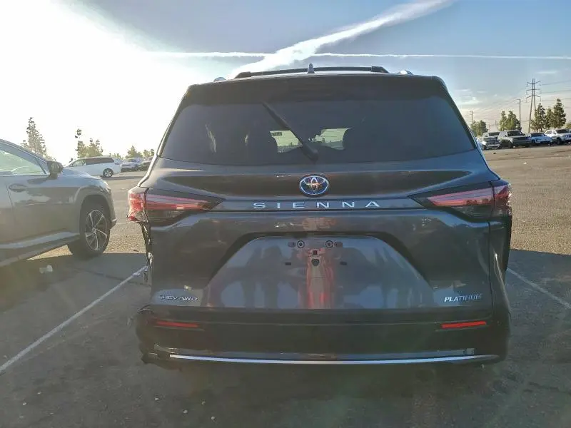 2025 TOYOTA SIENNA LIMITED  