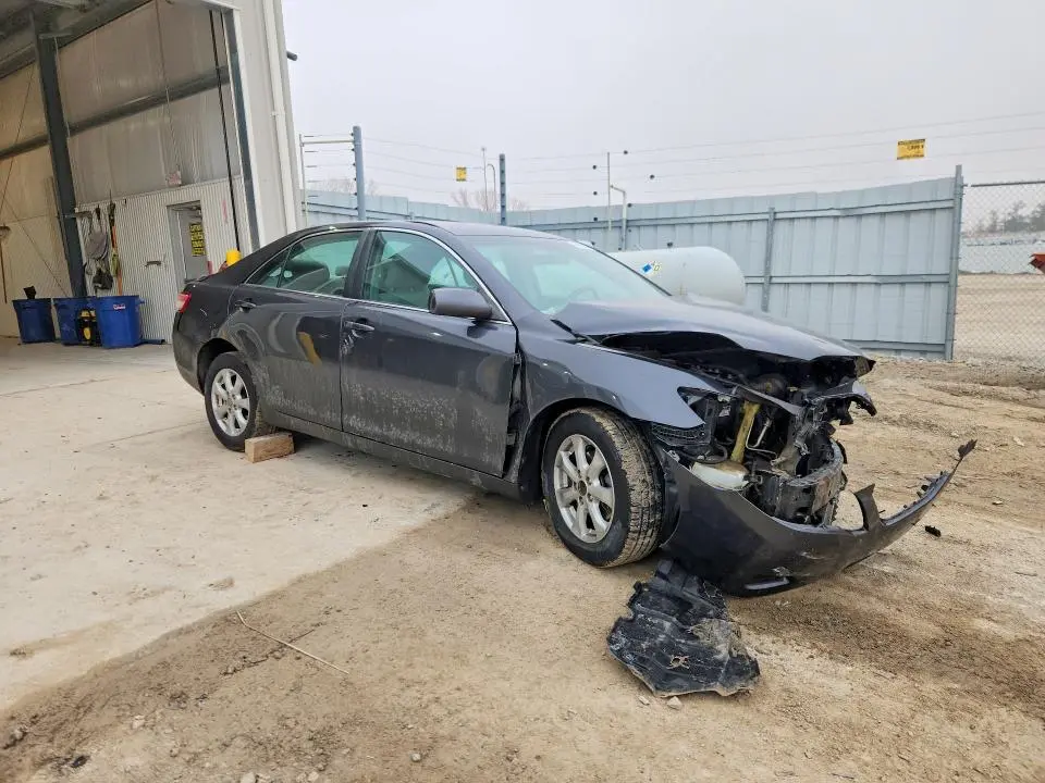 2011 TOYOTA CAMRY LE  