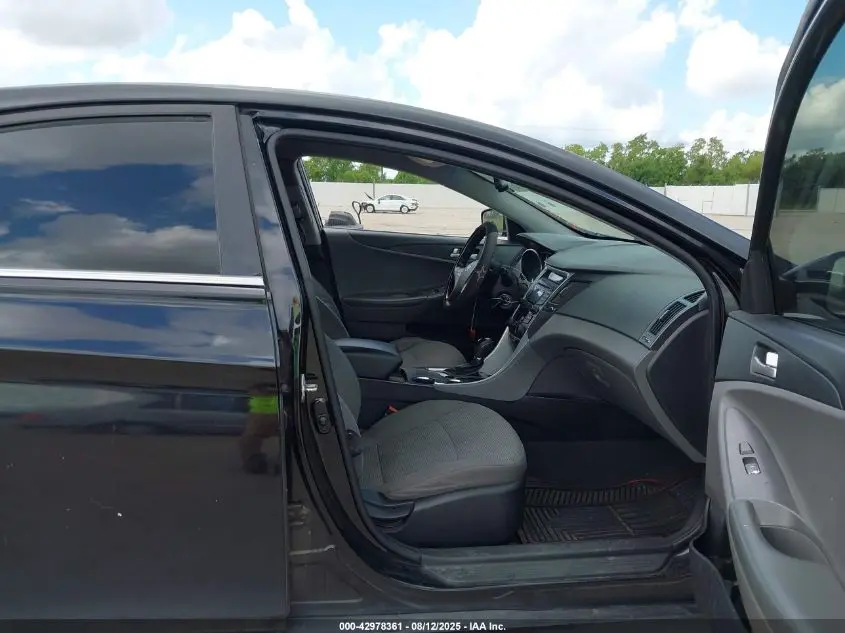 2012 HYUNDAI SONATA GLS
