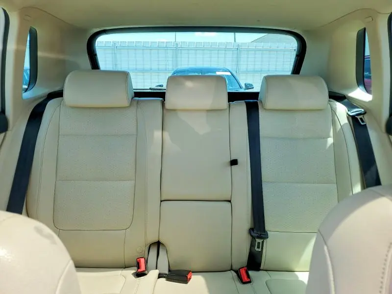 2010 VOLKSWAGEN TIGUAN SE  