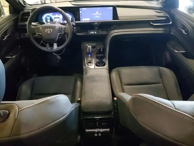 2026 TOYOTA CROWN LIMITED  