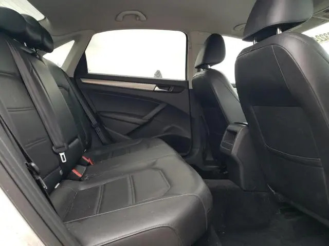 2015 VOLKSWAGEN PASSAT S  