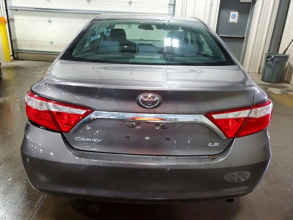 2016 TOYOTA CAMRY LE  