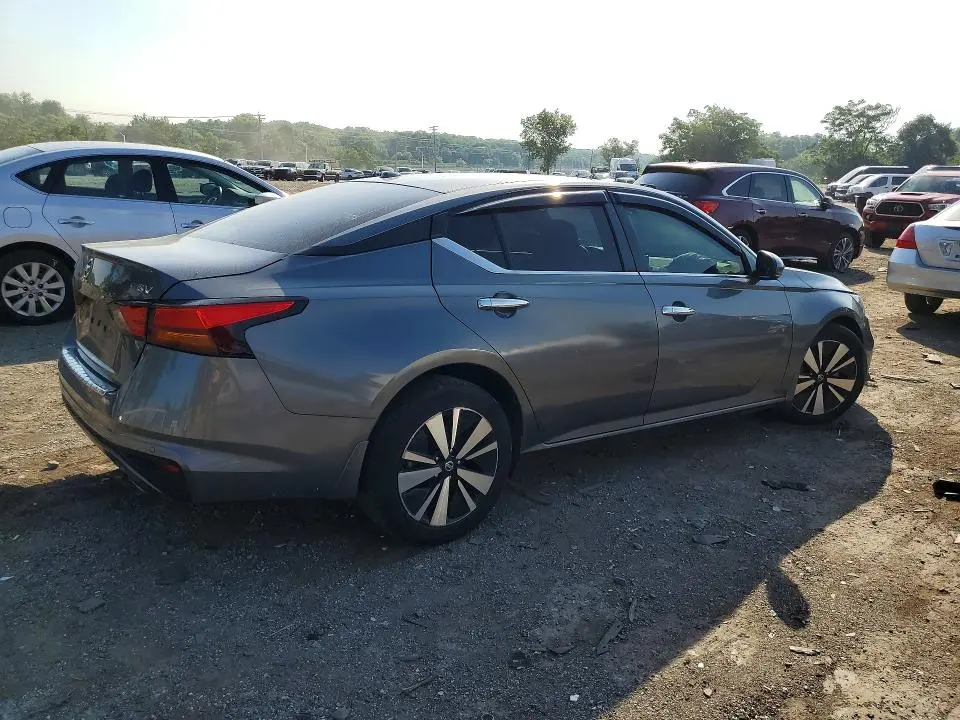 2021 NISSAN ALTIMA SV  