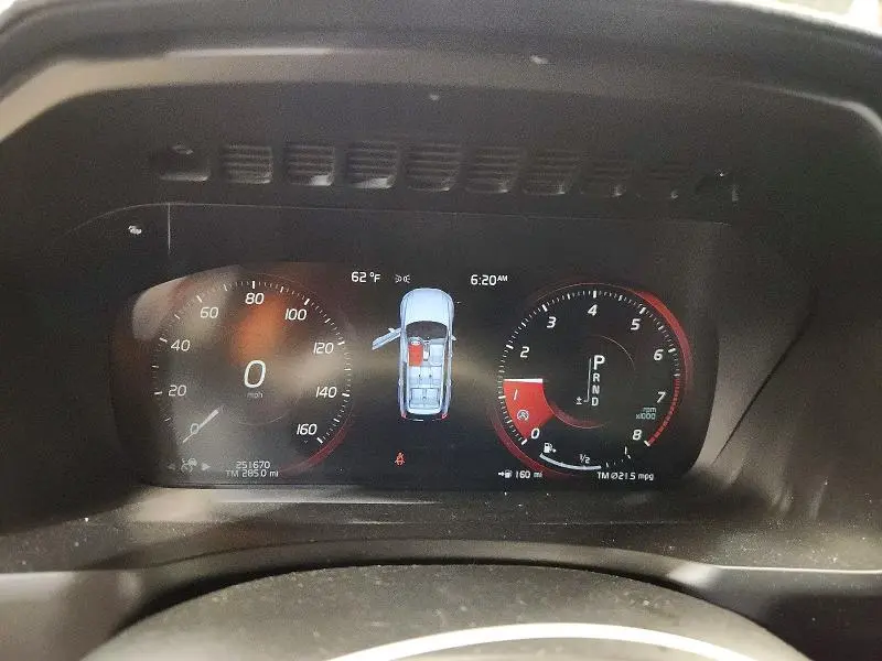 2018 VOLVO XC90 T6  